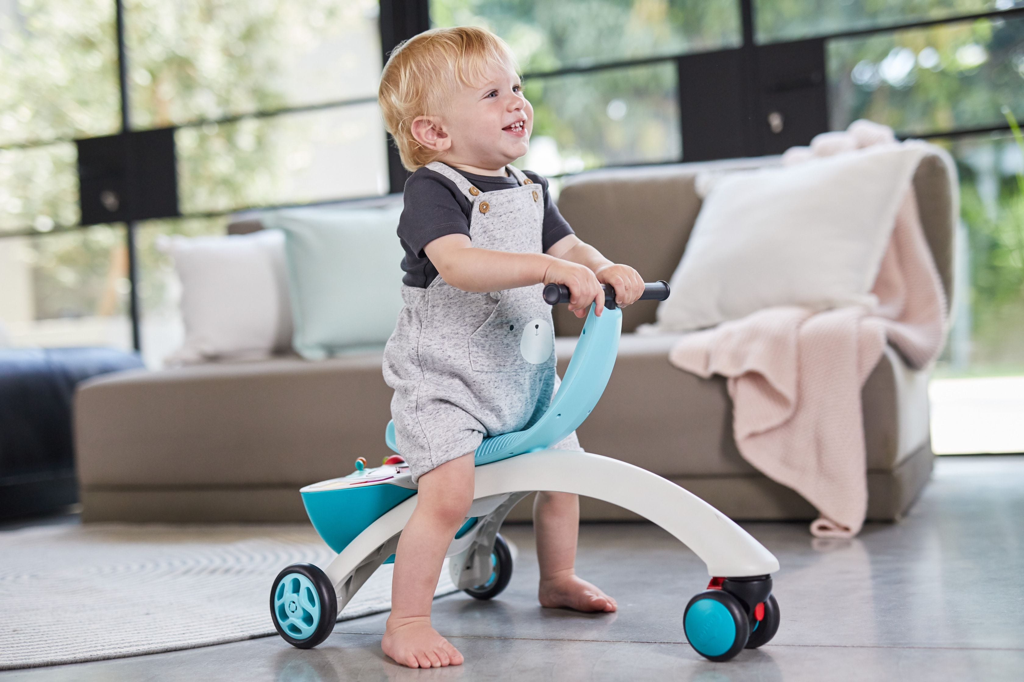Walk sales behind tricycle