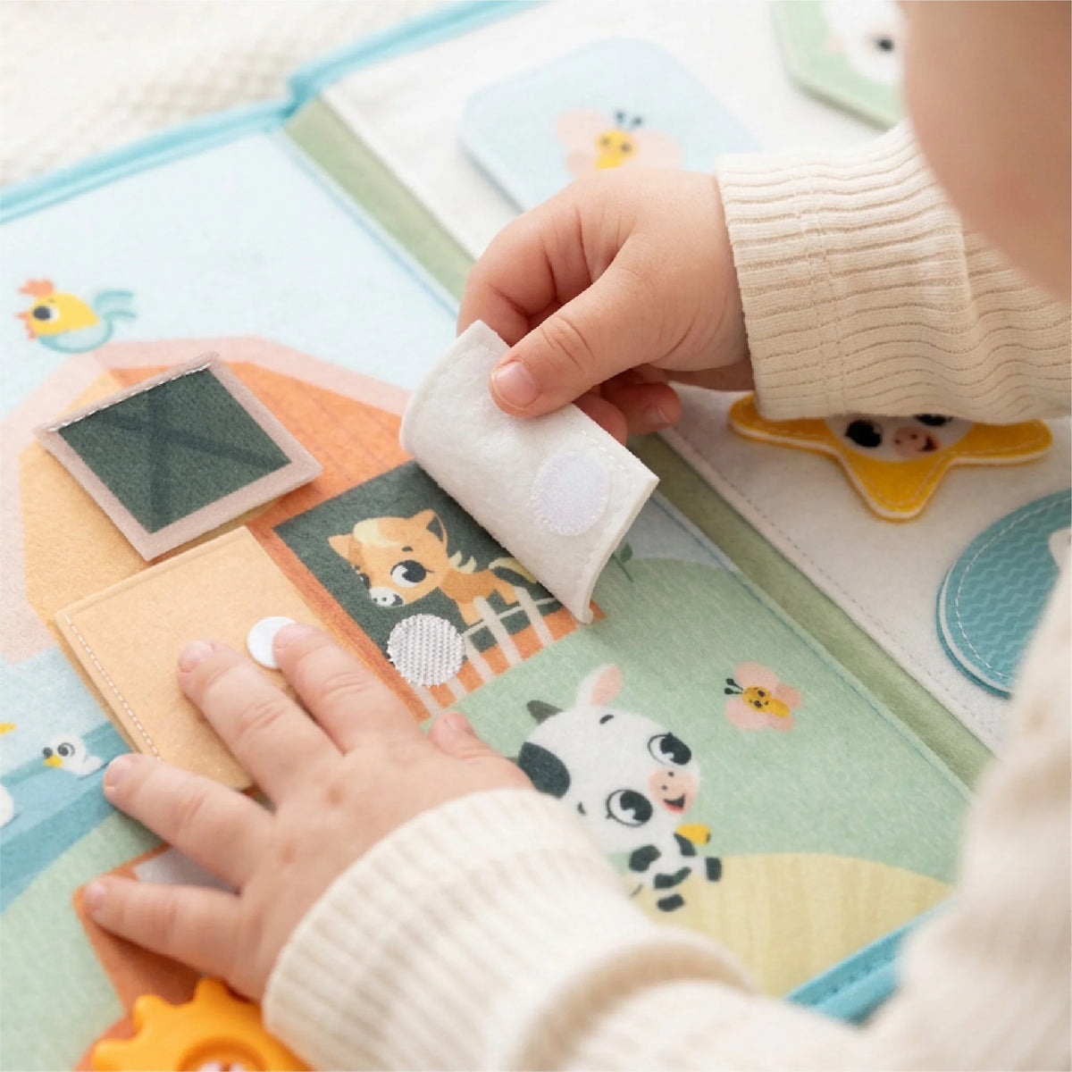 Farmers Funday Grow & Play Busy Book