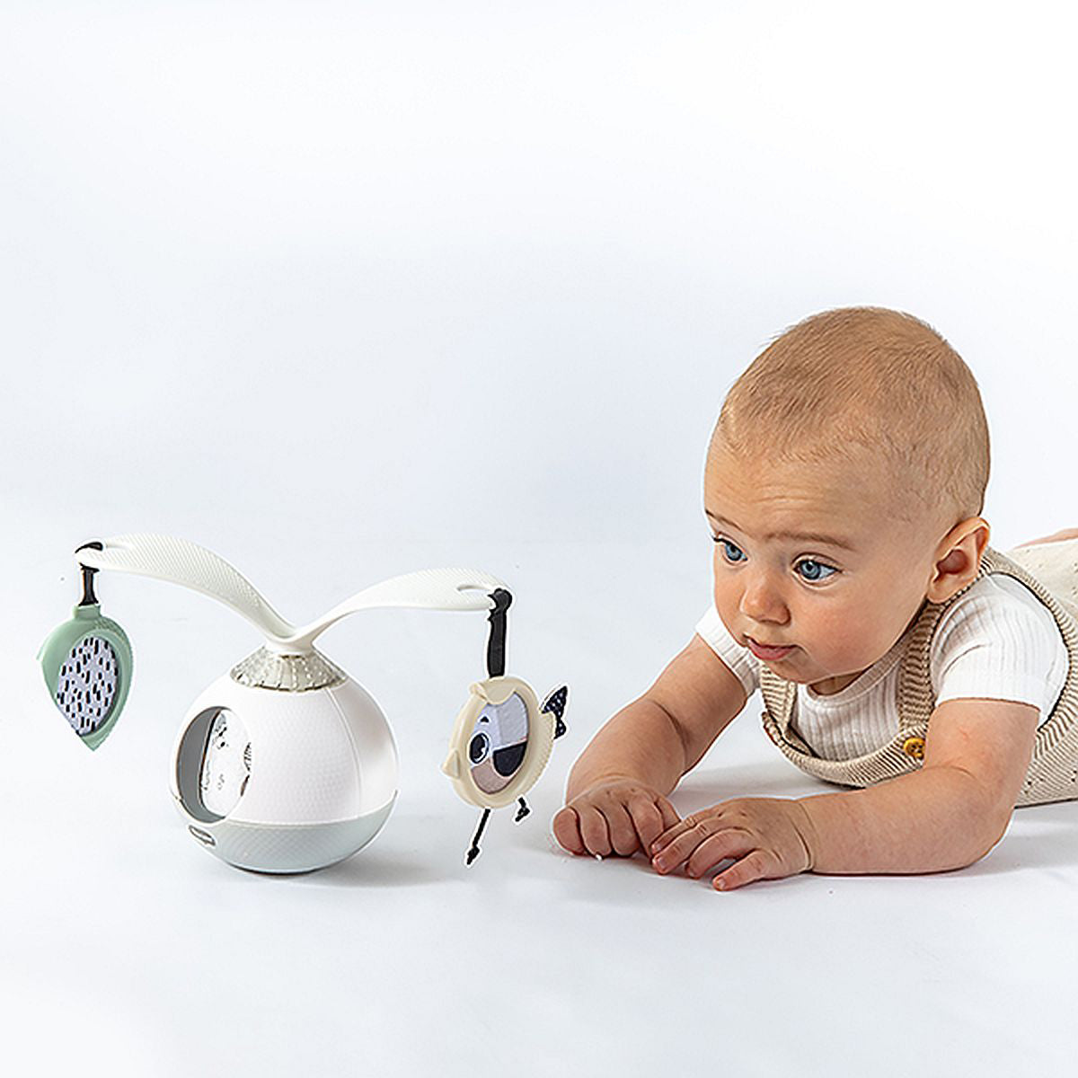 Black & White Décor Bundle: Luxe Developmental Gymini®, Sunny Stroll™, Tummy Time Mobile Entertainer